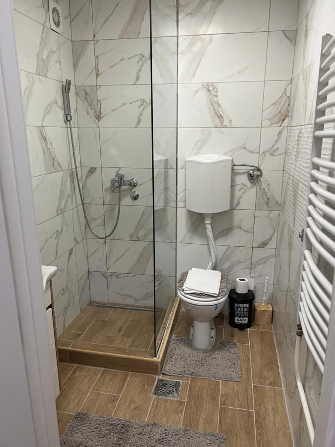 Apartman Didi2- Free Private Parking-Garage Novi Sad Buitenkant foto