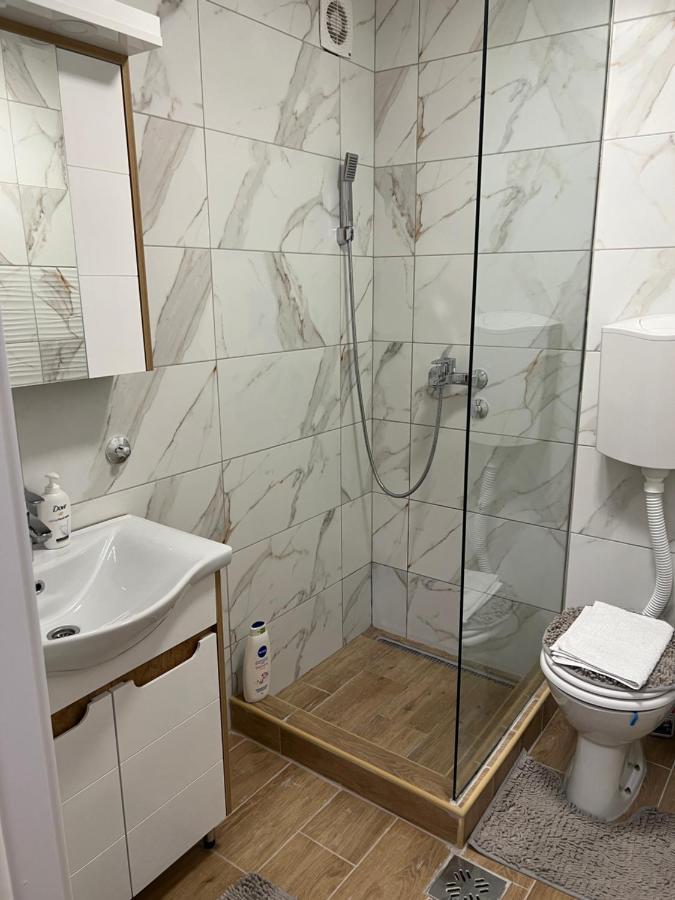 Apartman Didi2- Free Private Parking-Garage Novi Sad Buitenkant foto
