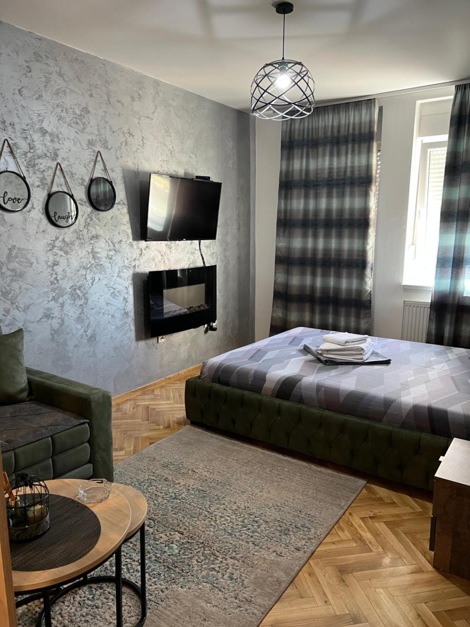 Apartman Didi2- Free Private Parking-Garage Novi Sad Buitenkant foto
